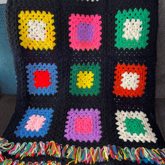 Vintage Handmade Granny Square Afghan Blanket Crochet Multicolor/Black 57x76 - Picture 4 of 5